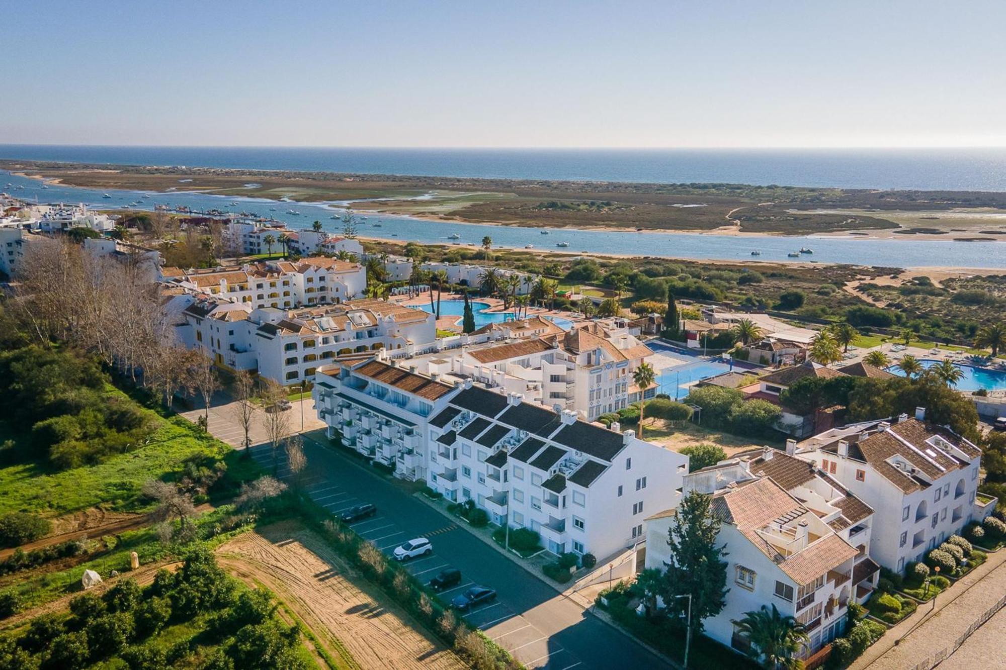 Golden 1 Bdr Flat W/ Balcony & Pool By Lovelystay Cabanas De Tavira Esterno foto