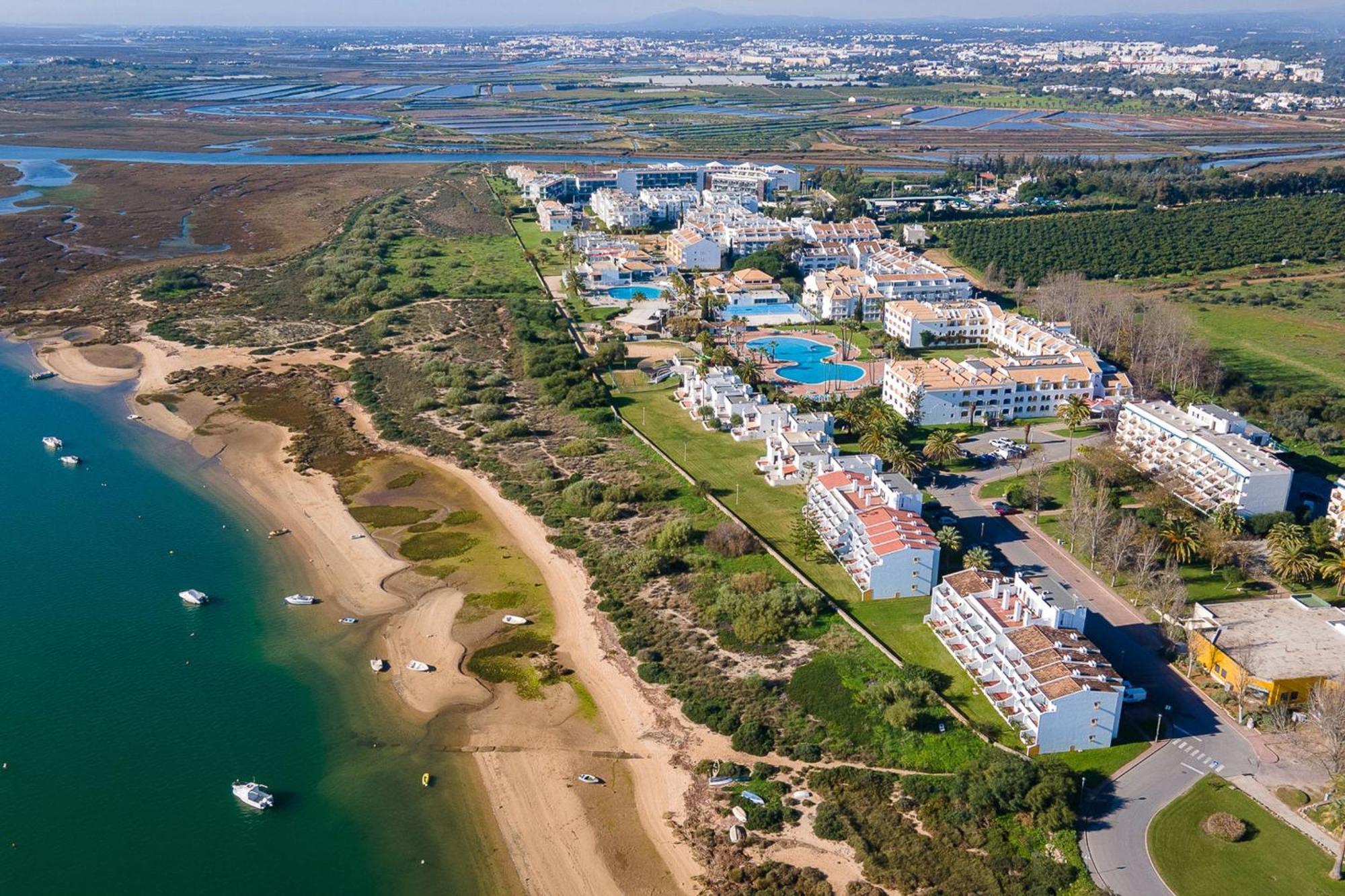 Golden 1 Bdr Flat W/ Balcony & Pool By Lovelystay Cabanas De Tavira Esterno foto